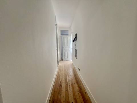 T3 Duplex totalmente recuperado na Avenida General Roçadas - viva em Lisboa com conforto e exclusividade