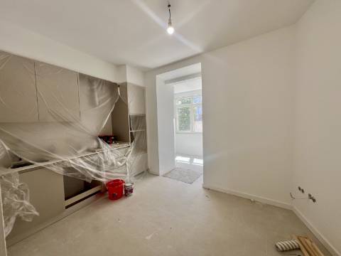 T3 Duplex totalmente recuperado na Avenida General Roçadas - viva em Lisboa com conforto e exclusividade