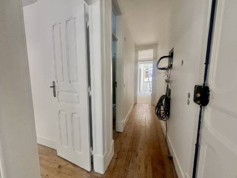 T3 Duplex totalmente recuperado na Avenida General Roçadas - viva em Lisboa com conforto e exclusividade
