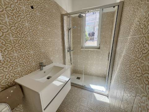 T3 Duplex totalmente recuperado na Avenida General Roçadas - viva em Lisboa com conforto e exclusividade