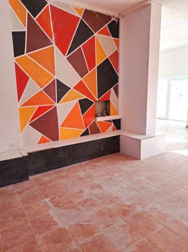 Loja com boas montras e terraço