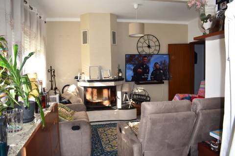 Apartamento T4 transformado em T3 com garagem