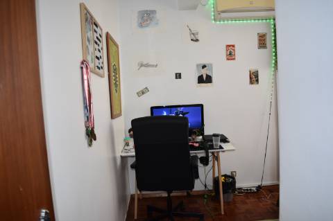 Apartamento T4 transformado em T3 com garagem