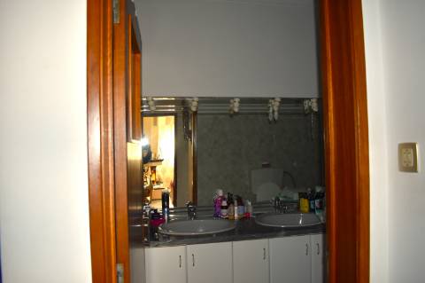 Apartamento T4 transformado em T3 com garagem