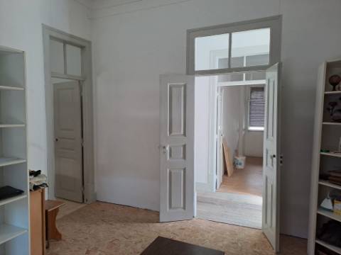 Moradia T6, numa das melhores localizações de Santarém