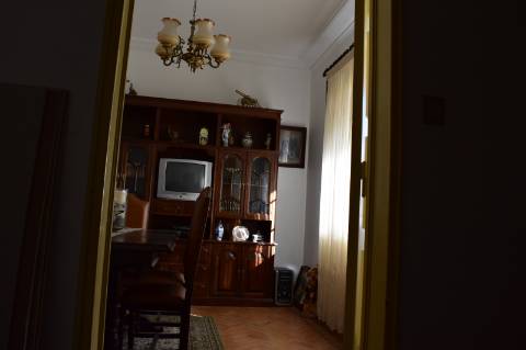 Apartamento T4, com terraço a 10 minutos da praia