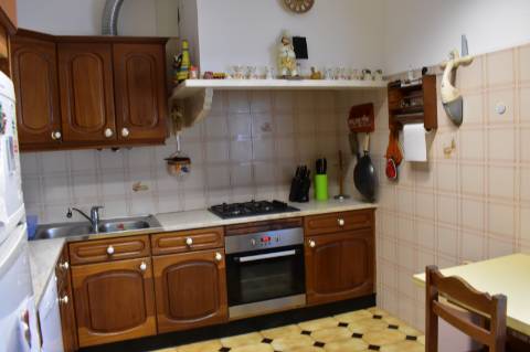 Apartamento T4, com terraço a 10 minutos da praia