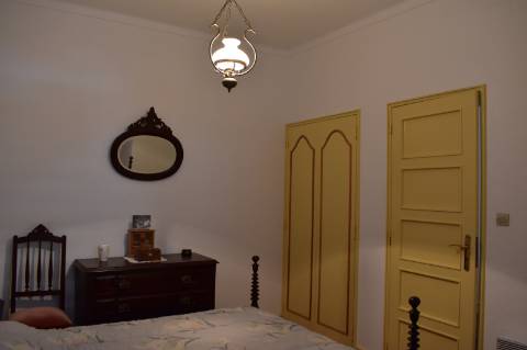 Apartamento T4, com terraço a 10 minutos da praia