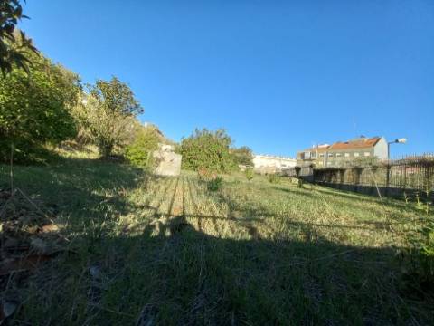 Terreno com viabilidade de construção Edifício Habitacional