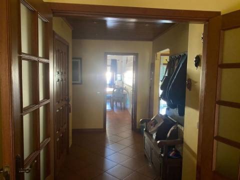 Apartamento T3, com duas arrecadações em localização de excelência