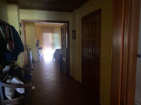 Apartamento T3, com duas arrecadações em localização de excelência