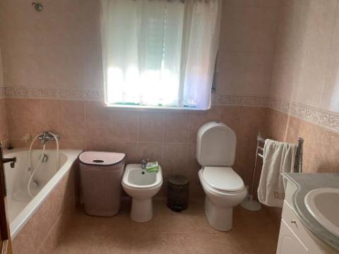 Apartamento T3, com duas arrecadações em localização de excelência