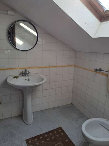 Casa T2 com aproveitamento de sótão, tertúlia e terreno