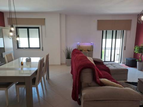 Apartamento T3 com garagem, em localização de excelência