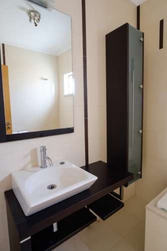 Moradia T4 - 5 assoalhadas com garagem para 2 carros