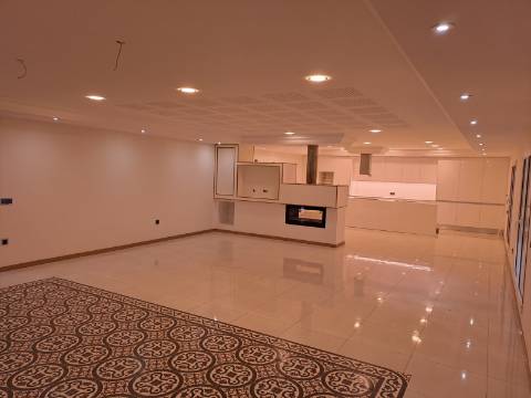 Moradia T7 com terreno