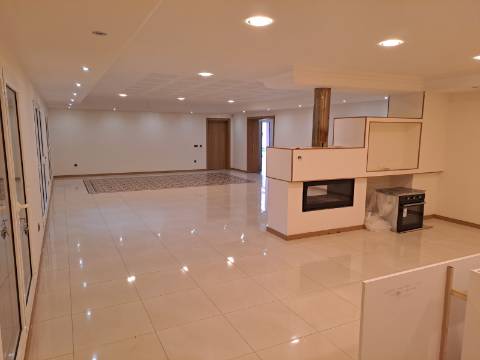 Moradia T7 com terreno