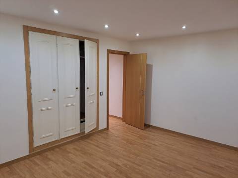 Moradia T7 com terreno