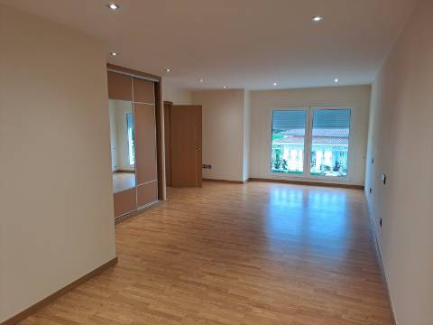 Moradia T7 com terreno