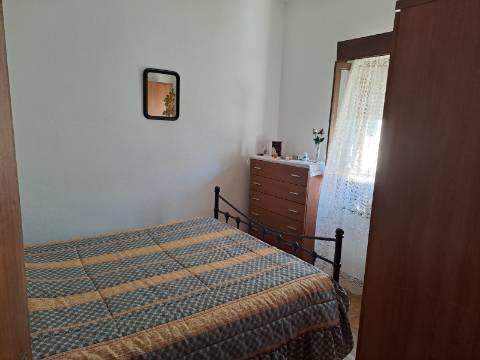 Moradia T2 +1 com logradouro