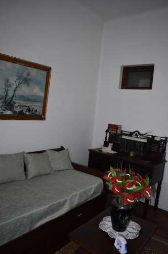 Moradia T2 com cozinha rústica