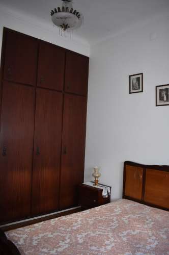 Moradia T2 com cozinha rústica