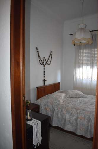 Moradia T2 com cozinha rústica