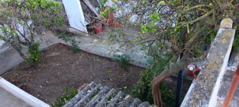 Moradia T2 com cozinha rústica