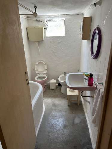 Moradia T2 com garagem e quintal