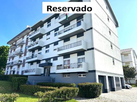 Apartamento T3 com garagem individual com 36m2