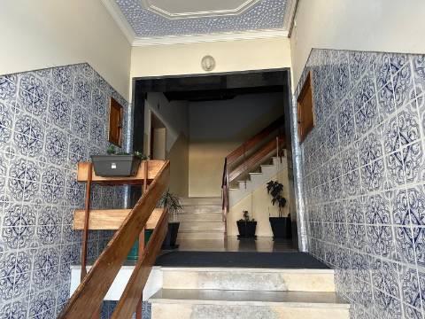 Apartamento T3 com garagem individual com 36m2