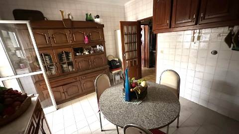 Apartamento T3 com garagem individual com 36m2