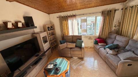 Moradia T3 com garagem e quintal