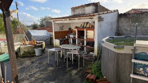 Moradia T3 com garagem e quintal