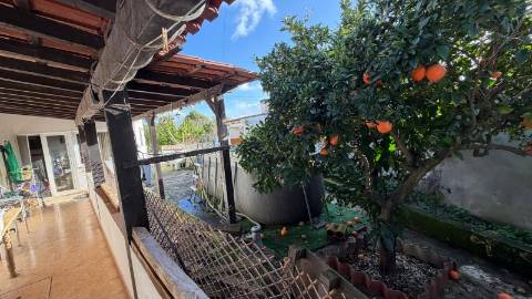 Moradia T3 com garagem e quintal