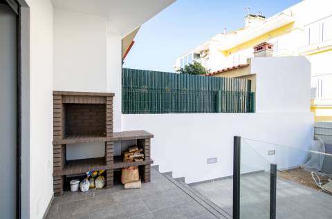 Moradia T3 Geminada Vale de Carros - Sexal