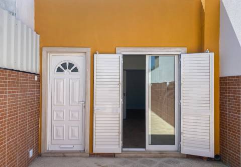 Moradia em Banda T1 Venda em Palmela,Palmela