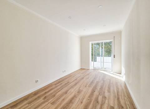 Apartamento T2 Cruz de Pau - Amora