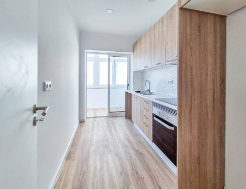 Apartamento T2 Cruz de Pau - Amora