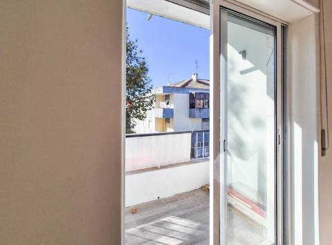 Apartamento T2 Cruz de Pau - Amora