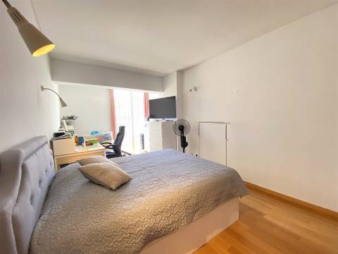 Apartamento T2 Condominio Fechado -  Setubal