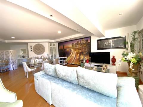 Apartamento T2 Condominio Fechado -  Setubal