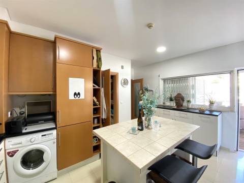 Apartamento T2 Condominio Fechado -  Setubal