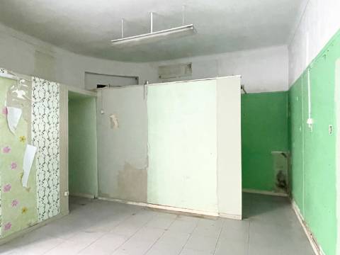 Moscavide - OPORTUNIDADE - Loja p/ Arrendar