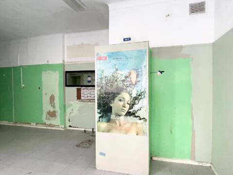 Moscavide - OPORTUNIDADE - Loja p/ Arrendar