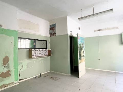 Moscavide - OPORTUNIDADE - Loja p/ Arrendar