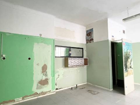 Moscavide - OPORTUNIDADE - Loja p/ Arrendar