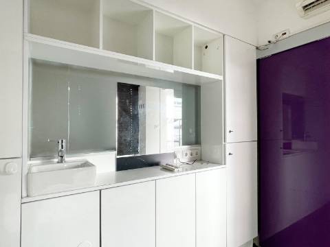 LOJA p/ Arrendar em Moscavide - Central - 3 gabinetes - 2 montras