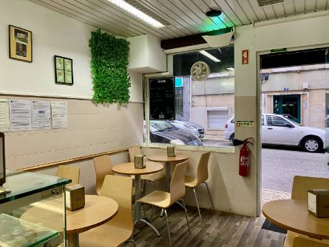 TRESPASSE - CAFÉ SNACK BAR em MOSCAVIDE