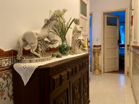 V E N D I D O - T2 Moscavide - 1º ANDAR - 2 Marquises - CENTRAL - Comboio e METRO